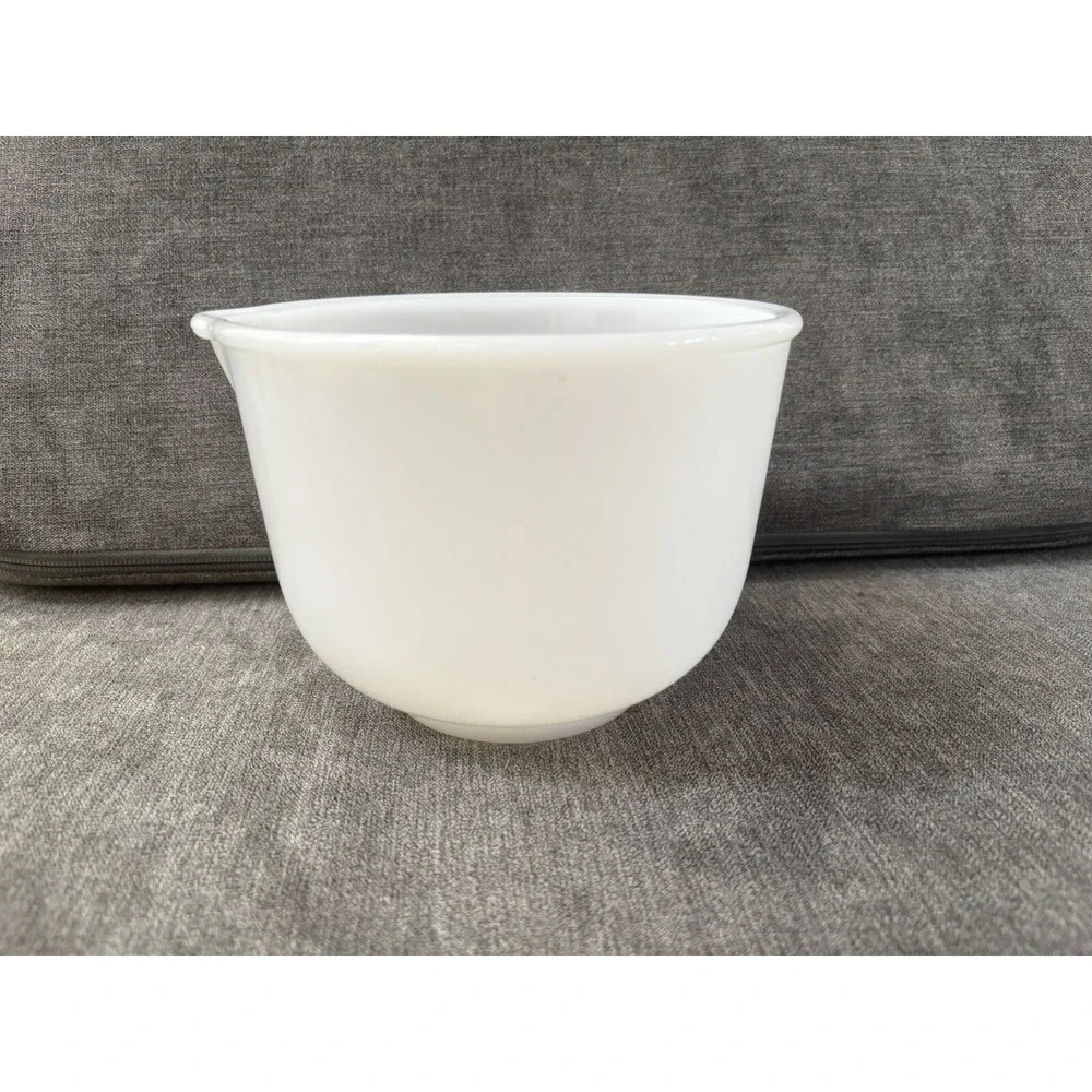 Vintage‎ Glasbake Made For Sunbeam #16, 20CJ Medium Milk Glass Mixing Bowl